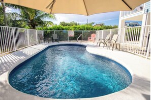 Piscine extérieure, piscine chauffée