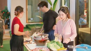 Khu ẩm thực ngoài trời