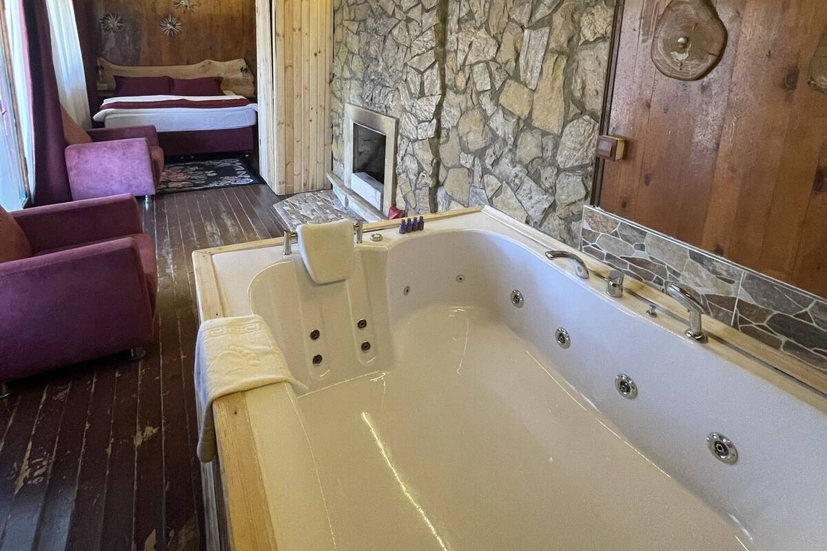 Deluxe Room | Premium bedding, minibar, free WiFi