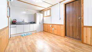 Basic Room, 1 Bedroom (111 (Ondolroom)) | 1 bedroom, free WiFi