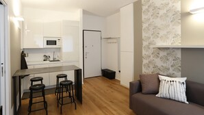 Deluxe Apartment | Living area - The Best Rent- Flat Corso Buenos Aires (Milan)