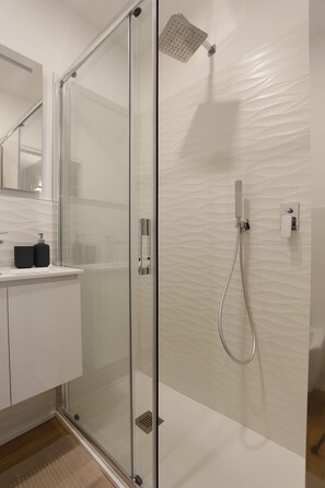 Deluxe-Apartment | Badezimmer