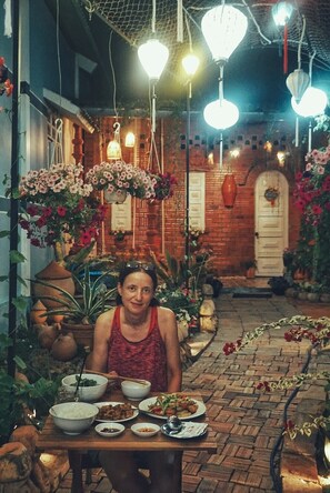 Outdoor dining - Airy & Cozy | Family-Friendly | Vegetarian-Friendly |Breakfast Included (Long Ho)