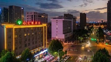 المنشأة من الخارج