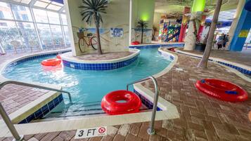 Alberca techada y alberca climatizada