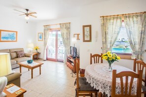 Dining - Beautiful 2 Bed Villa With Large Pool Casa Manana (Yaiza)