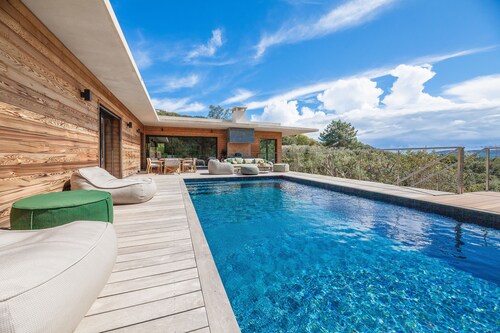 VILLA ALPANA CALA ROSSA sleeps 14