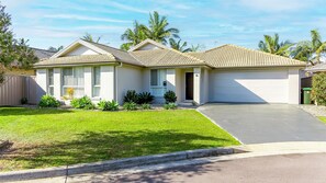 Exterior - 15 Oasis Close, Soldiers Point (Soldiers Point)