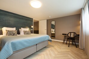 Apartment | In-room safe, desk, blackout drapes, iron/ironing board - Bizstay Maurits (The Hague)