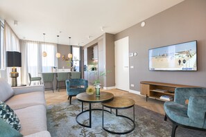 Apartment | Wohnbereich | Fernseher
