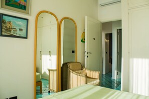 4 bedrooms, iron/ironing board, free WiFi, bed sheets - Villa Monte Bianco - A dream with a sea view (Castiglione della Pescaia)