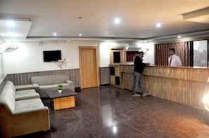 Desayuno buffet (INR 150 por persona)