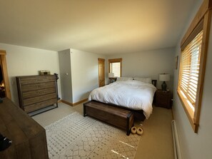 3 bedrooms, travel cot, WiFi, bed sheets