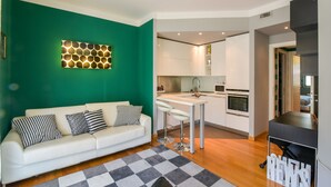 24-inch flat-screen TV with digital channels, TV - The Best Rent-Penthouse in the center (Milan)