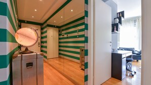 24-inch flat-screen TV with digital channels, TV - The Best Rent-Penthouse in the center (Milan)