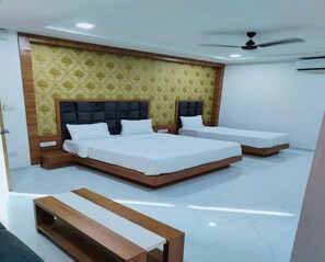 Desk, blackout curtains, free WiFi, bed sheets
