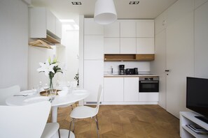Superior Studio | Iron/ironing board, free WiFi - 2ndhomes Bright Ullanlinna Penthouse 1 (Helsinki)