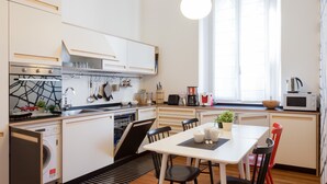 Luokittelematon kuva, 4 kautta 14, painike