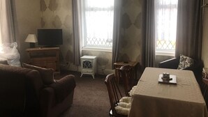 Family Room, 1 Bedroom (4 Guests) | 1 bedroom, iron/ironing board, cribs (free), bed sheets - Galaxy Apartments Blackpool (Blackpool)