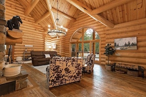Smart TV, fireplace, table football - The Riverfront Lodge on the Blackfoot - Private beach! (Bonner)