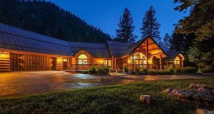 The Riverfront Lodge on the Blackfoot - Private beach!