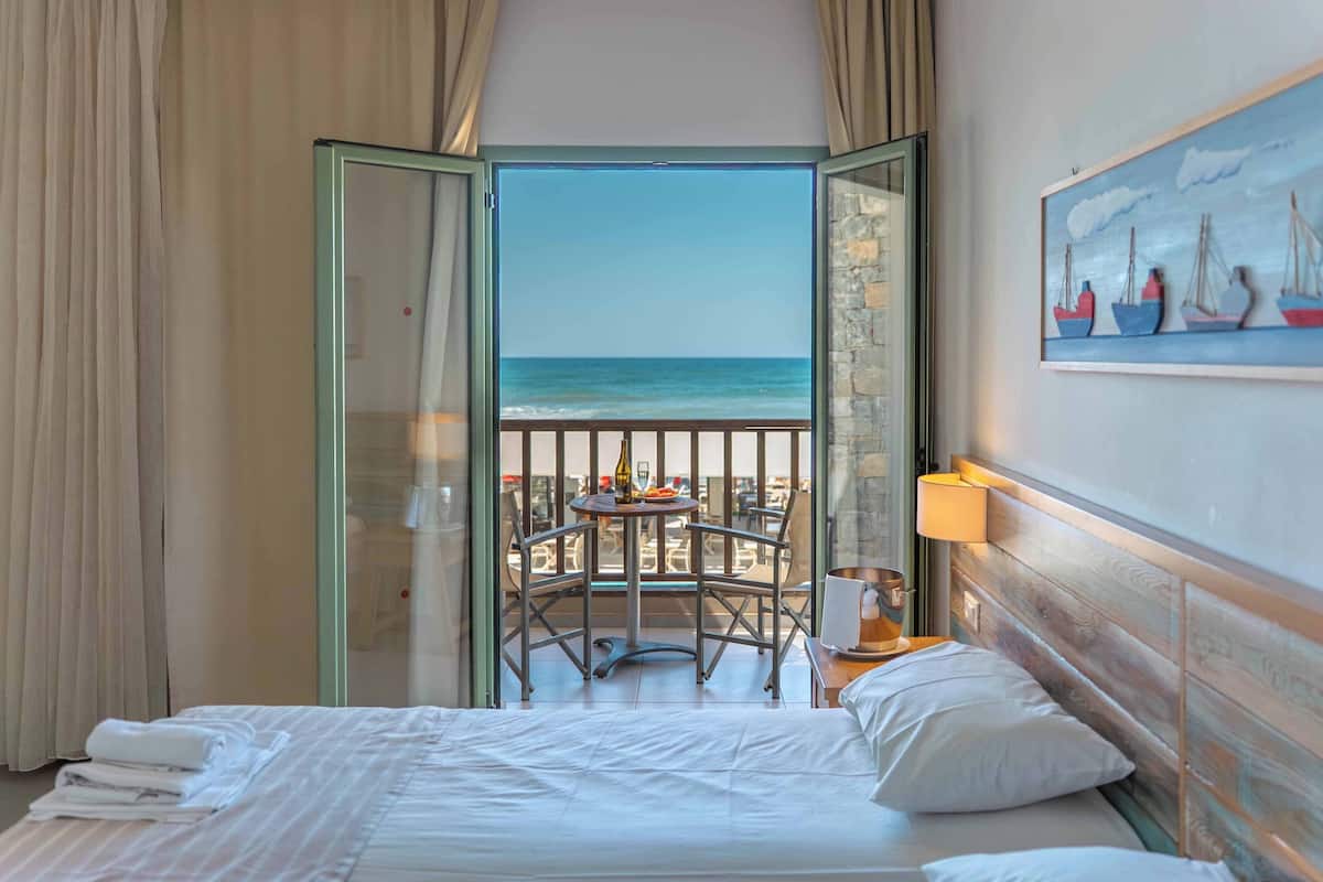 In-room safe, desk, iron/ironing board, free WiFi