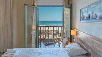 Coffres-forts dans les chambres, bureau, fer et planche à repasser