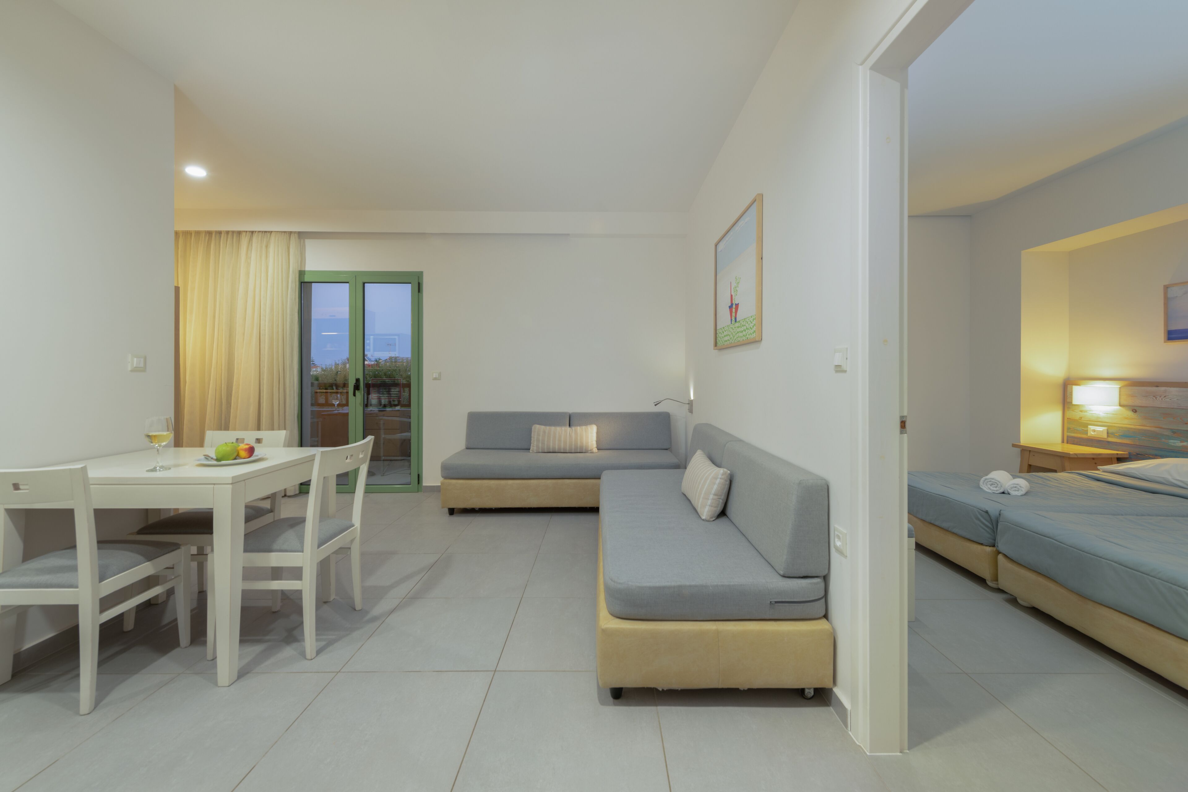 TV màn hình phẳng 32-inch có truyền hình vệ tinh 