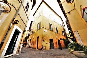Esterni