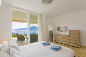 5 bedrooms, iron/ironing board, WiFi, bed sheets