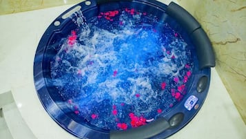 Bañera de hidromasaje interior