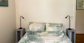 3 bedrooms, iron/ironing board, free WiFi