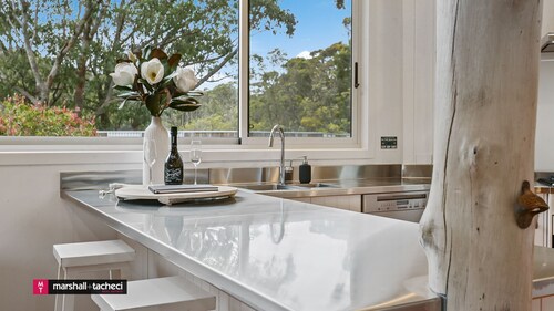 Baraga Sanctuary holiday house, Bermagui Barragga Bay