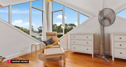 Baraga Sanctuary holiday house, Bermagui Barragga Bay