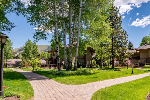 Property grounds - Villager Condo 1207 - Close to Dollar Mountain & Sun Valley Resort Pool (Sun Valley)