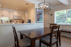 Dining - Villager Condo 1207 - Close to Dollar Mountain & Sun Valley Resort Pool (Sun Valley)