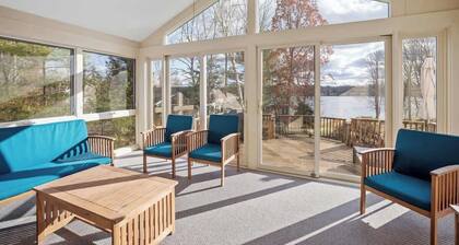 Halfmoon Lake 4BR Home w Game Room, Deck, Dock!