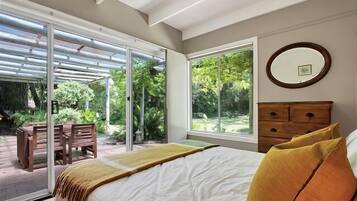 3 bedrooms, iron/ironing board