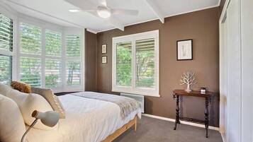 3 bedrooms, iron/ironing board