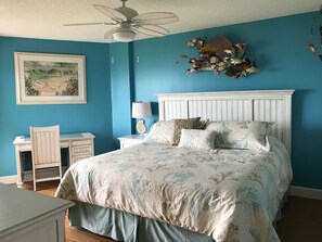 2 bedrooms, desk, free WiFi, bed sheets