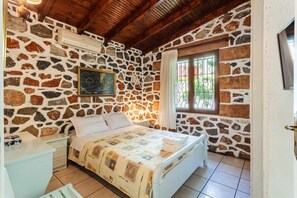 2 chambres, fer et planche à repasser, lit parapluie, Wi-Fi