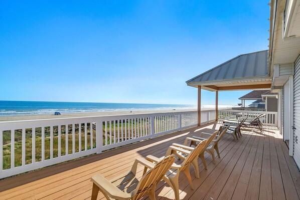 Property grounds - Beach Heaven | Beachfront & Private Elevator (Galveston)
