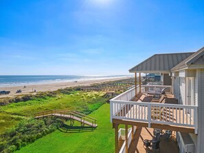 Property grounds - Beach Heaven | Beachfront & Private Elevator (Galveston)