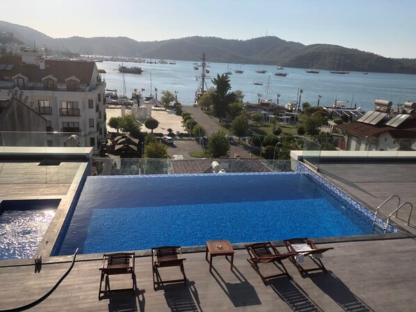 Alberca al aire libre por temporada