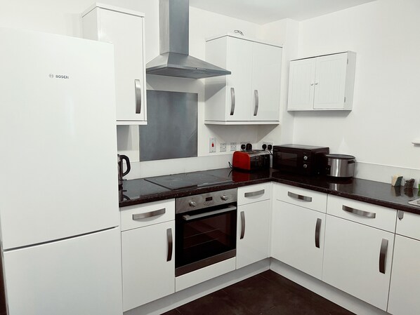 Fridge, microwave, oven, stovetop