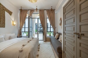 高級雙人房 | 高級寢具、房內夾萬、獨特設計、獨特裝修