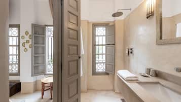 Literie de qualité supérieure, coffres-forts dans les chambres