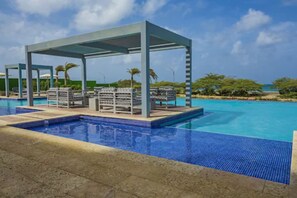 2 outdoor pools - Azure Beach Residences (Noord)
