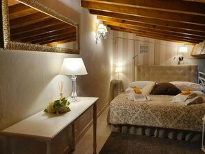 2 bedrooms, desk, free WiFi, bed sheets