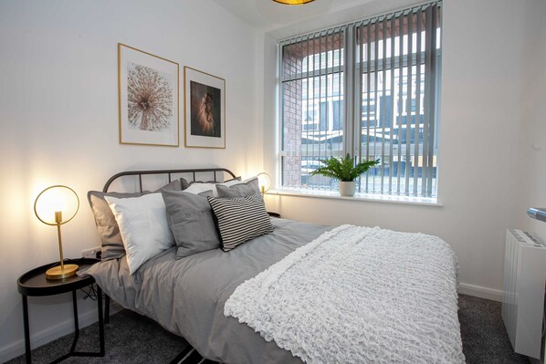2 bedrooms, iron/ironing board, WiFi, bed sheets